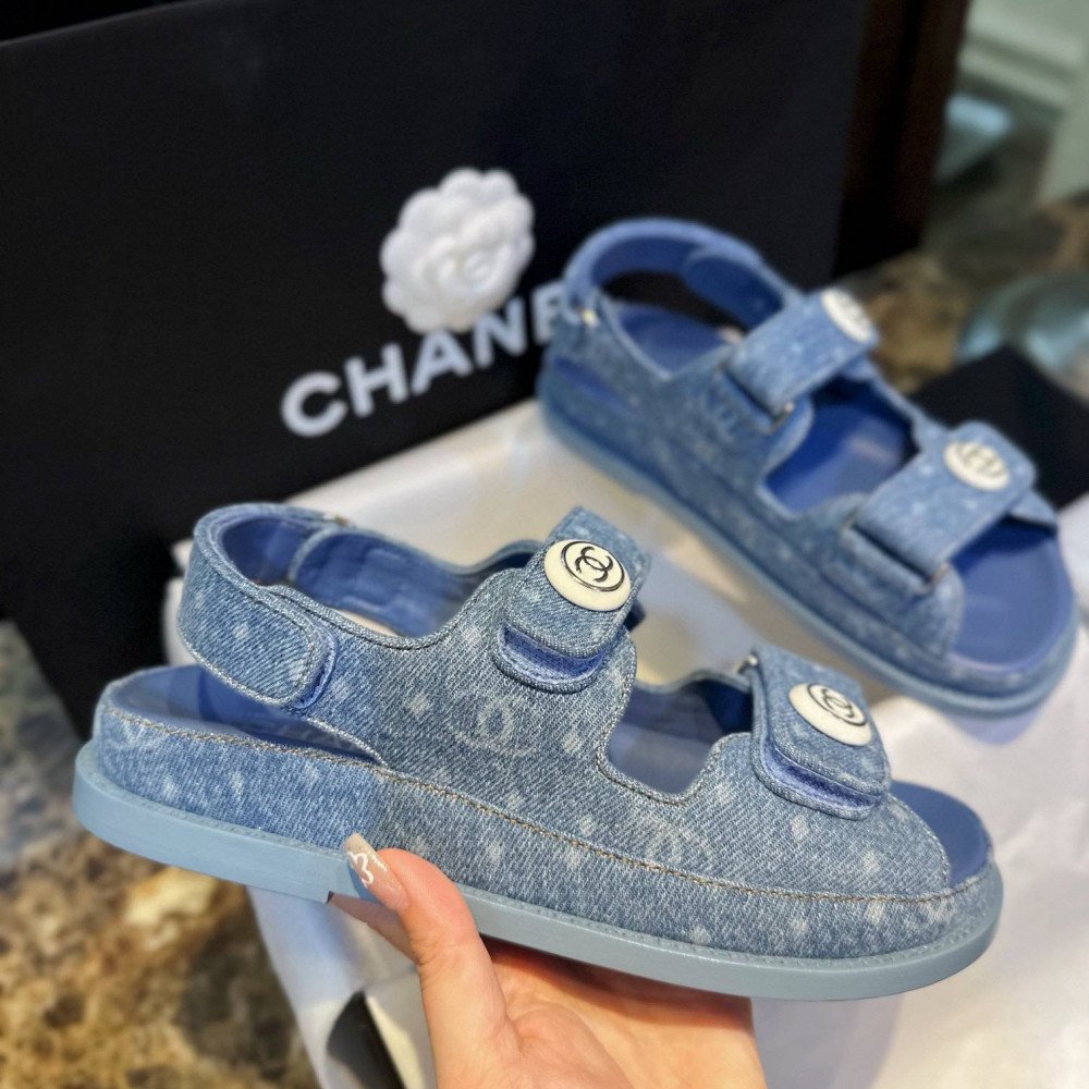 Beach shoes