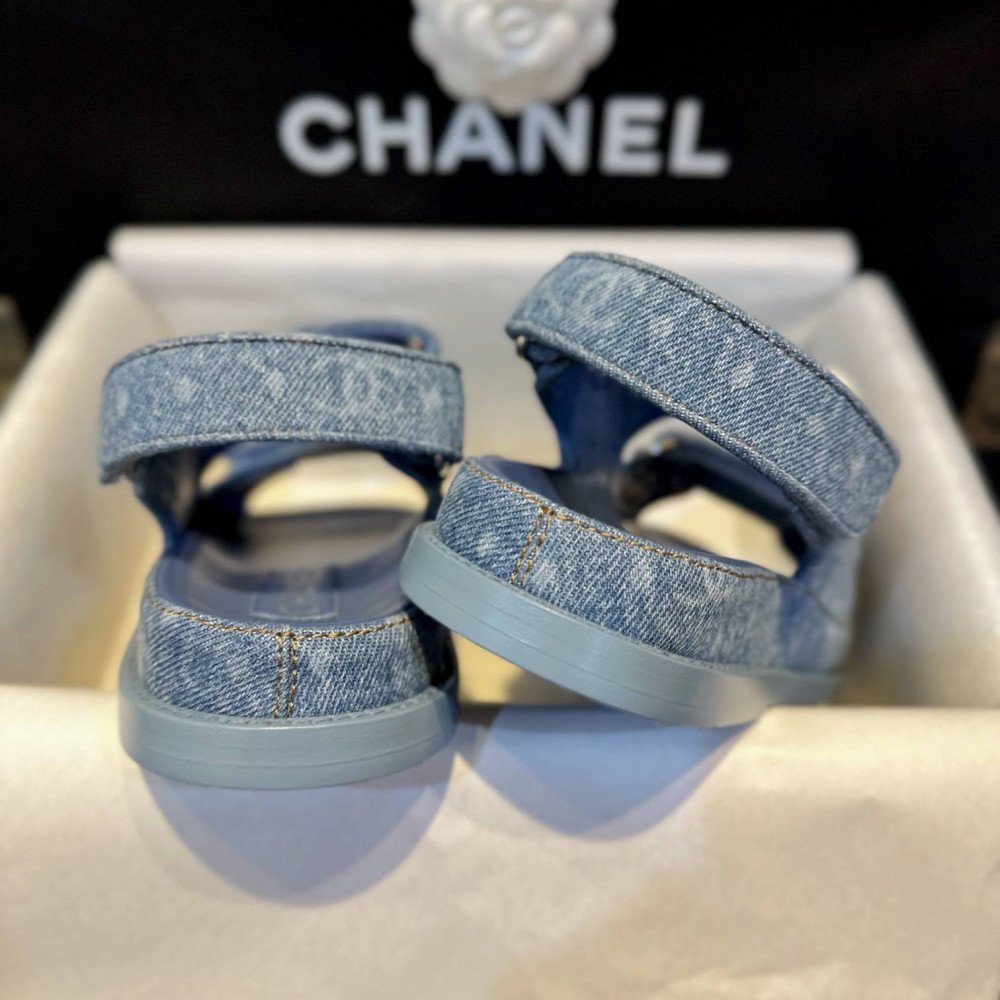 Beach shoes