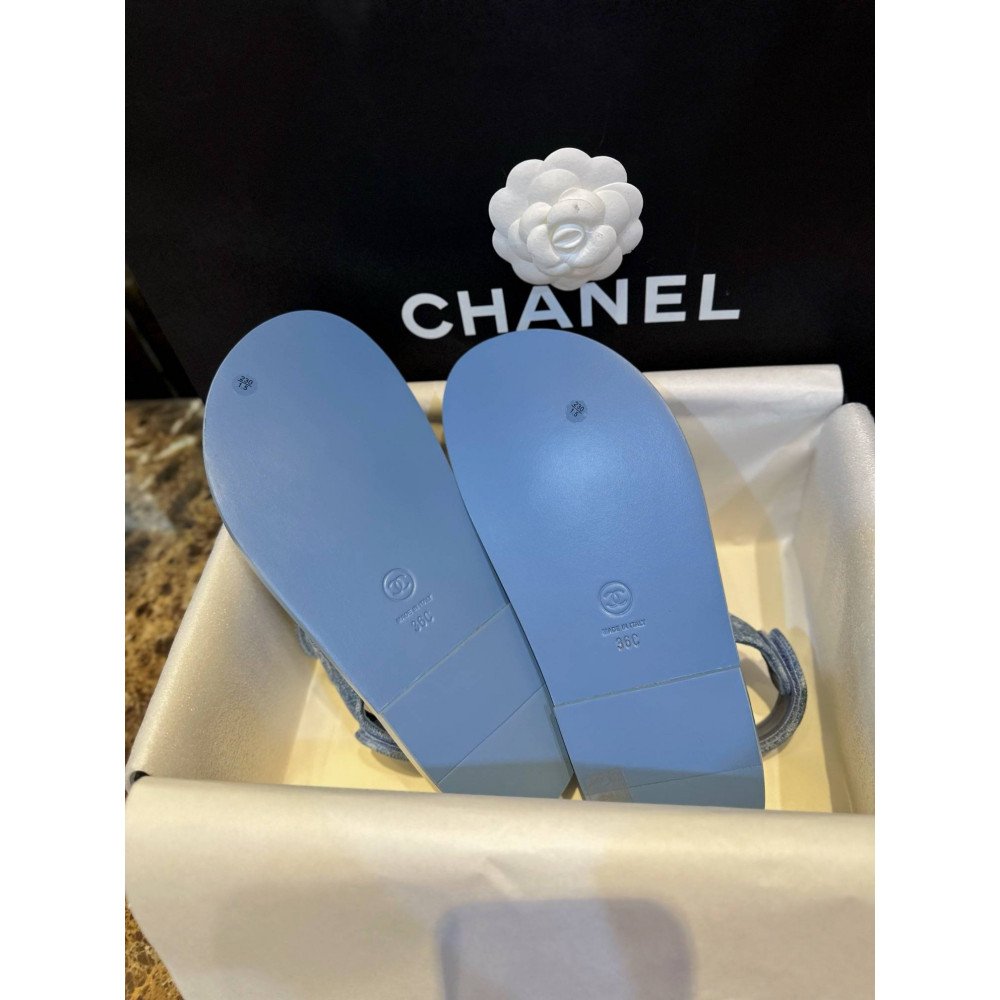 Beach shoes
