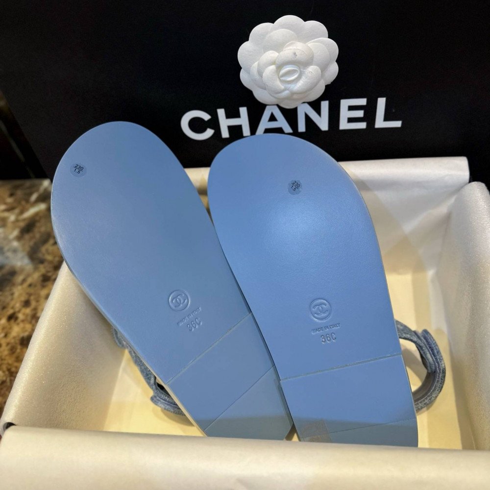 Beach shoes