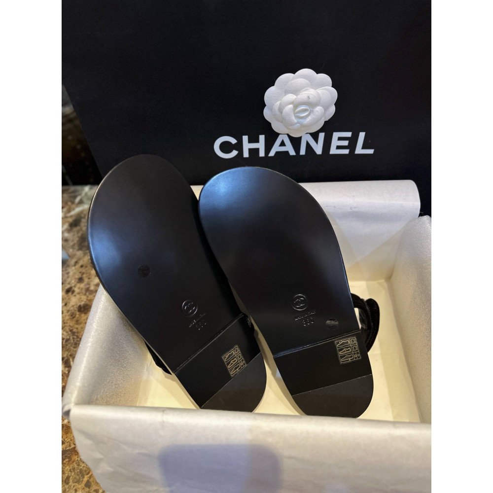 Beach shoes
