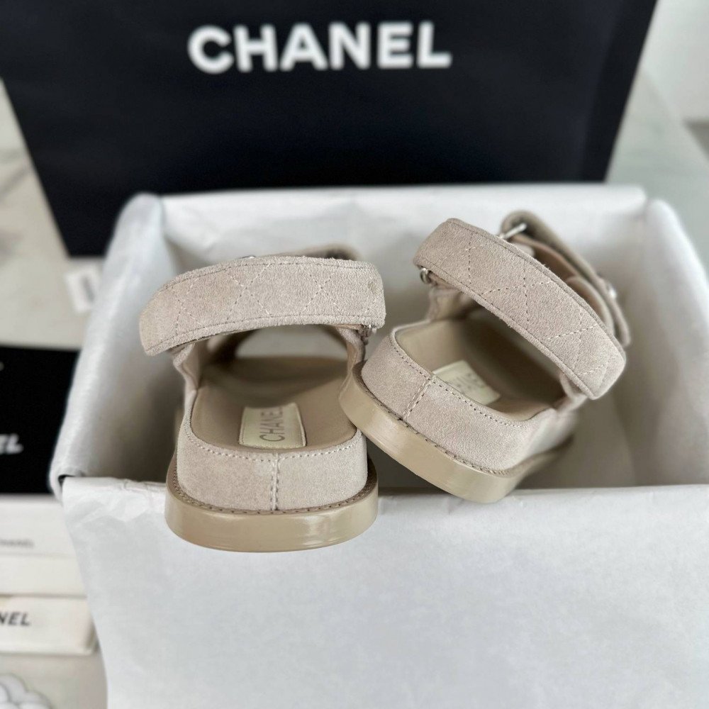 Beach shoes