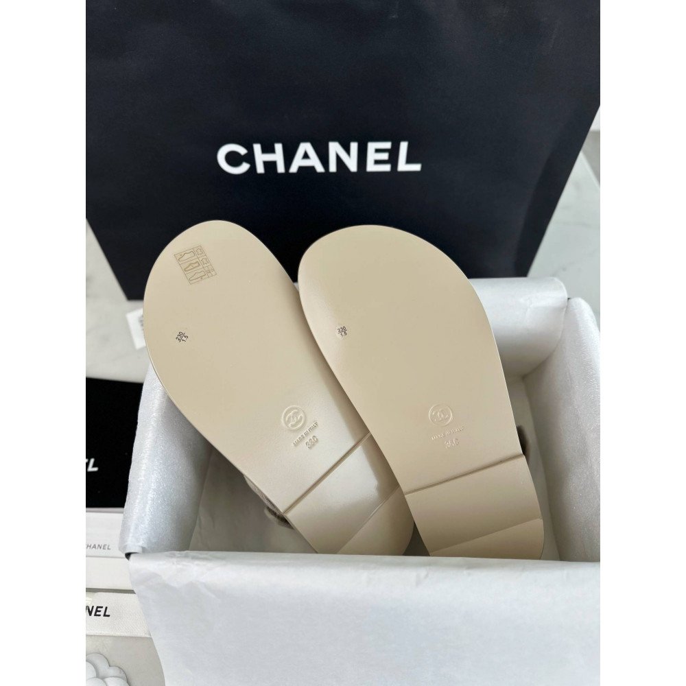 Beach shoes