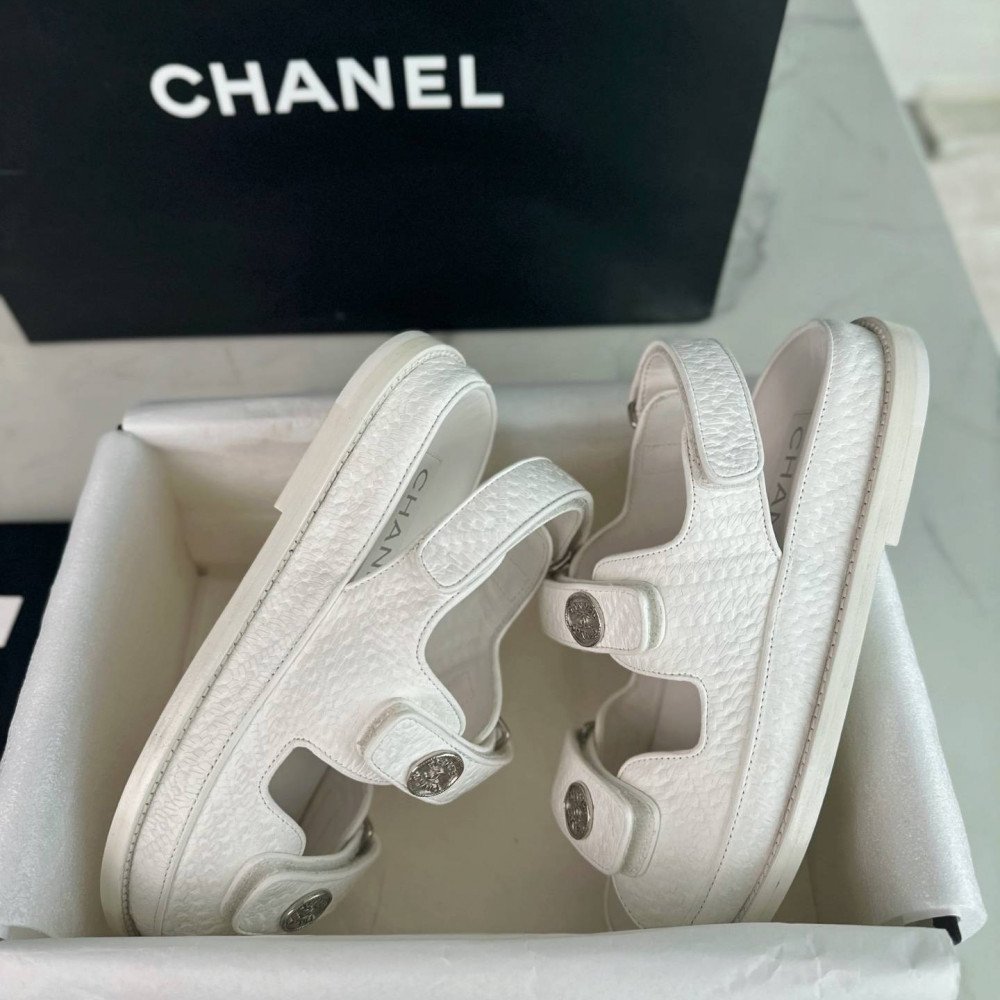 Beach shoes