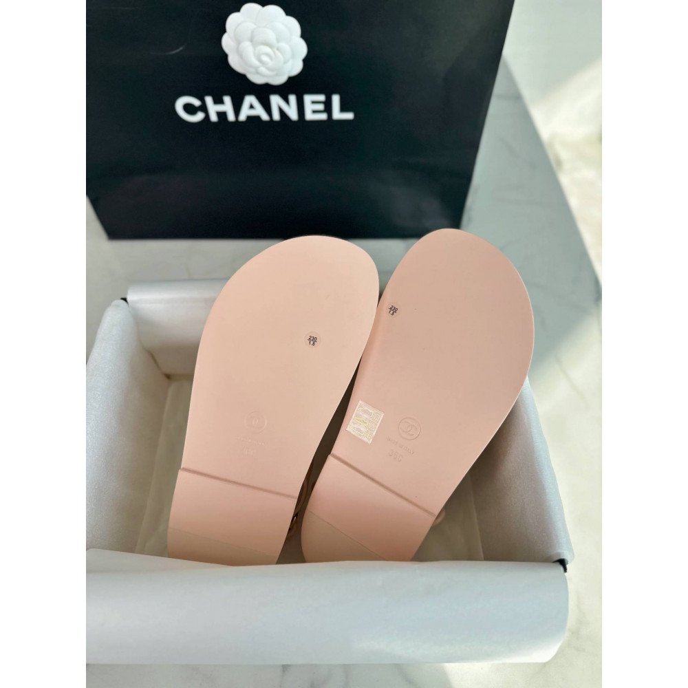 Beach shoes
