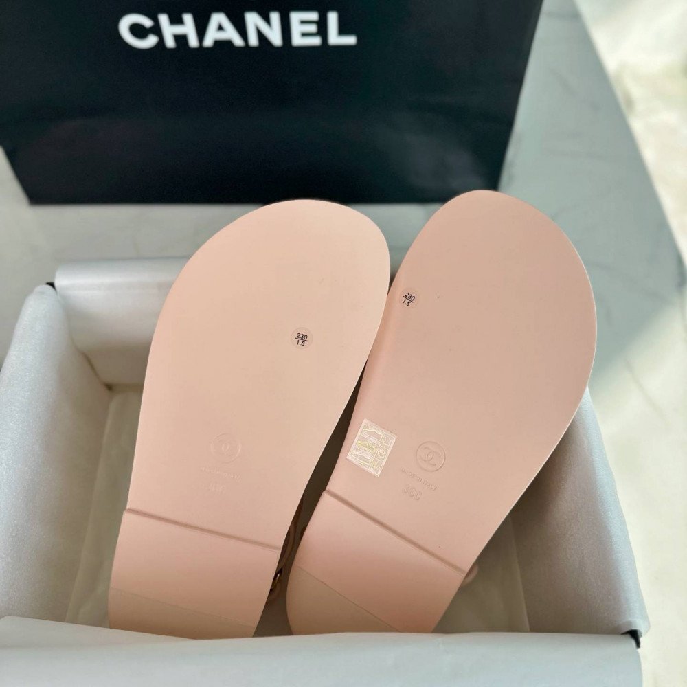 Beach shoes