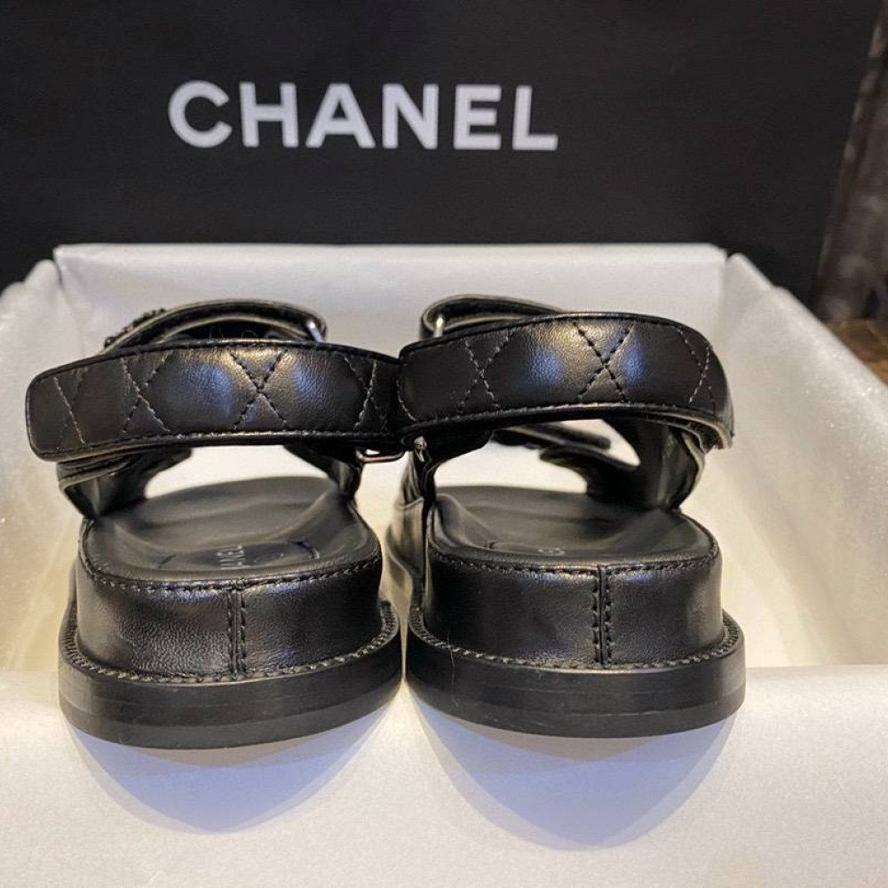 Beach shoes