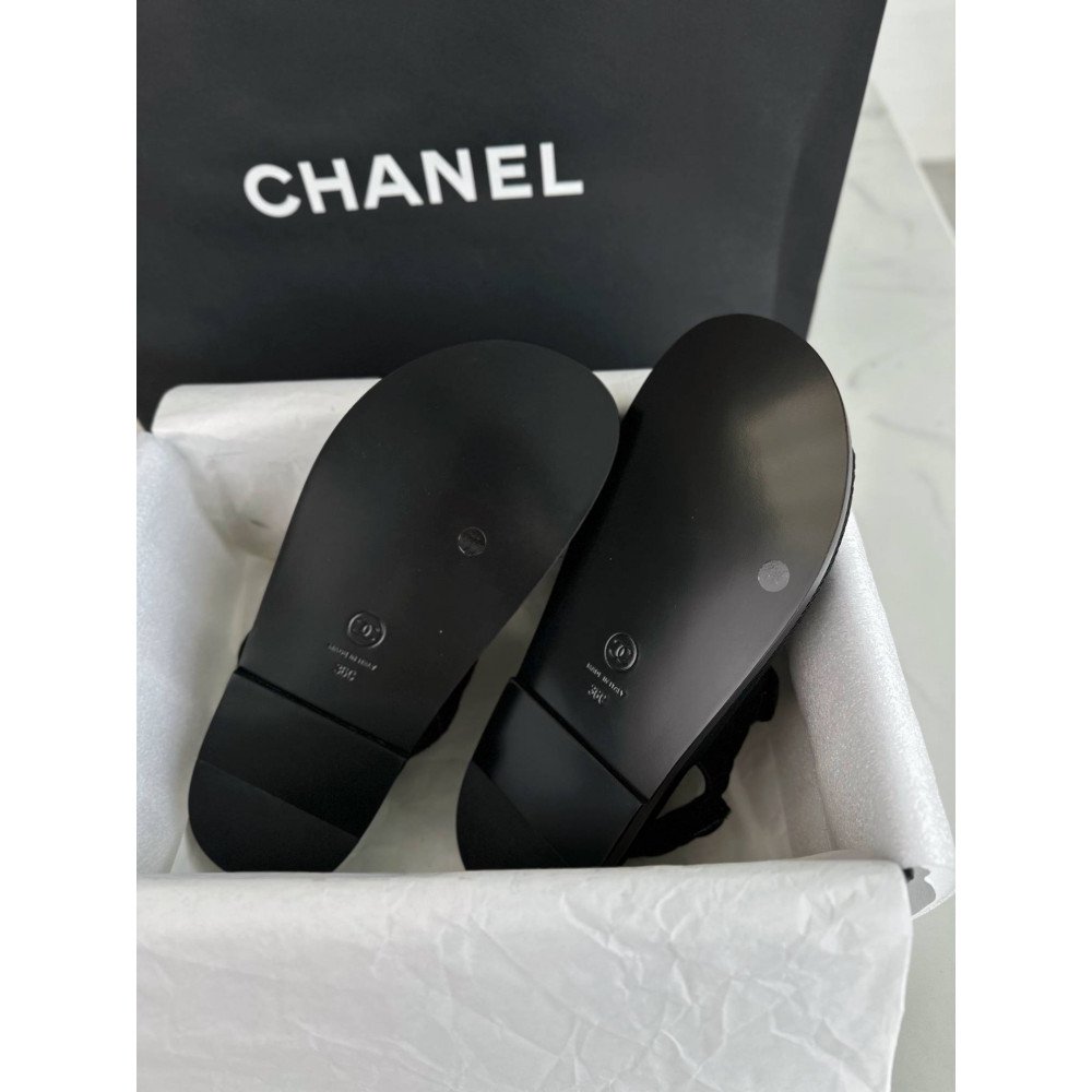 Beach shoes