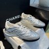 Sports shoes