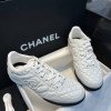Sports shoes