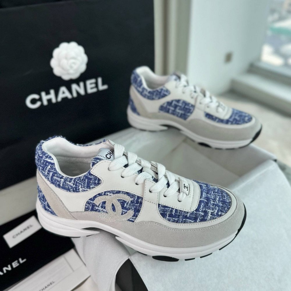 Sports shoes