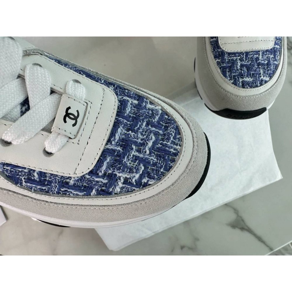 Sports shoes
