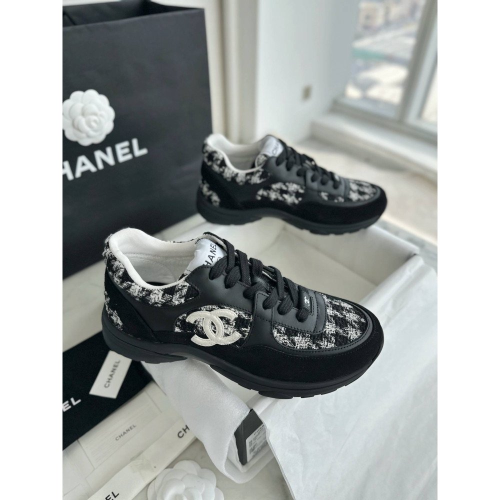 Sports shoes Sports shoes