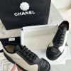 Sports shoes