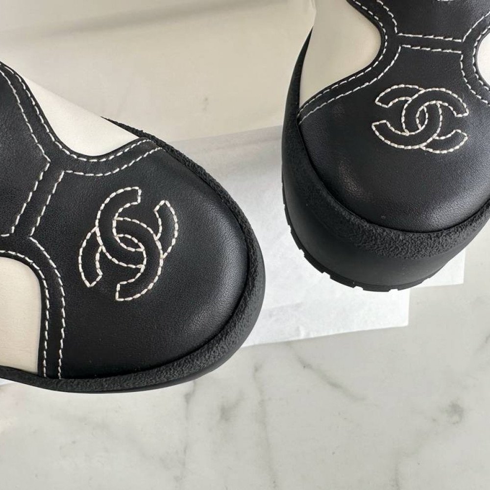 Sports shoes