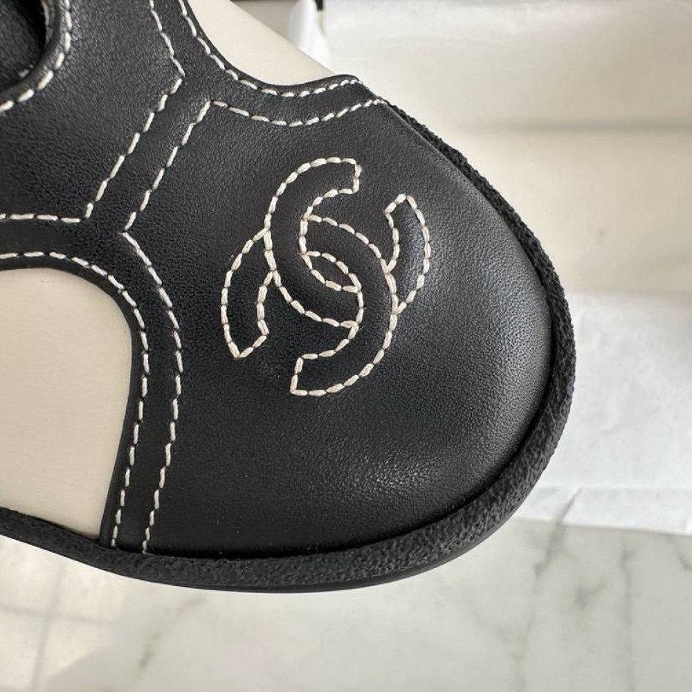 Sports shoes