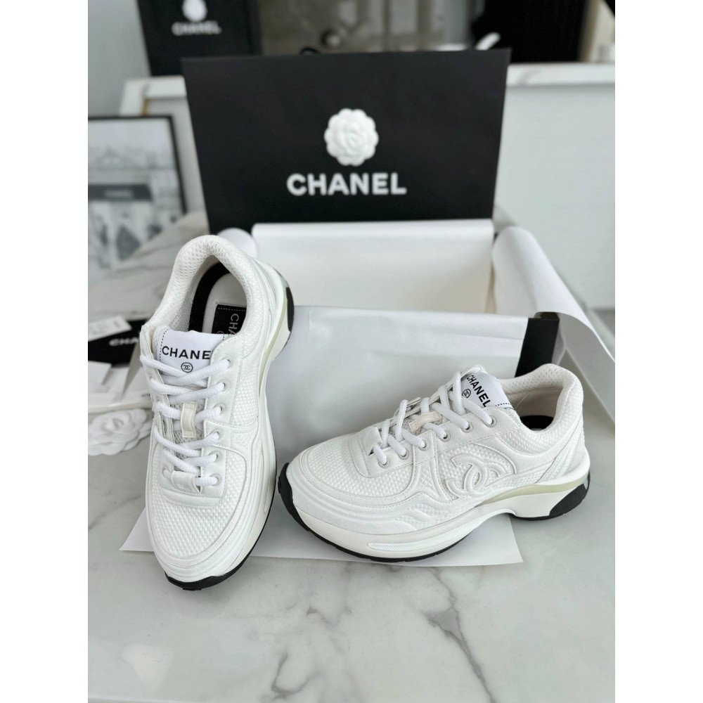 Sports shoes Sports shoes