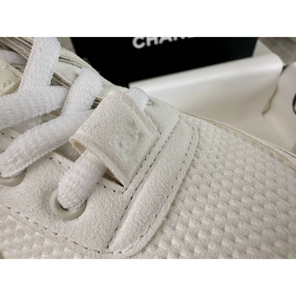 Sports shoes Sports shoes
