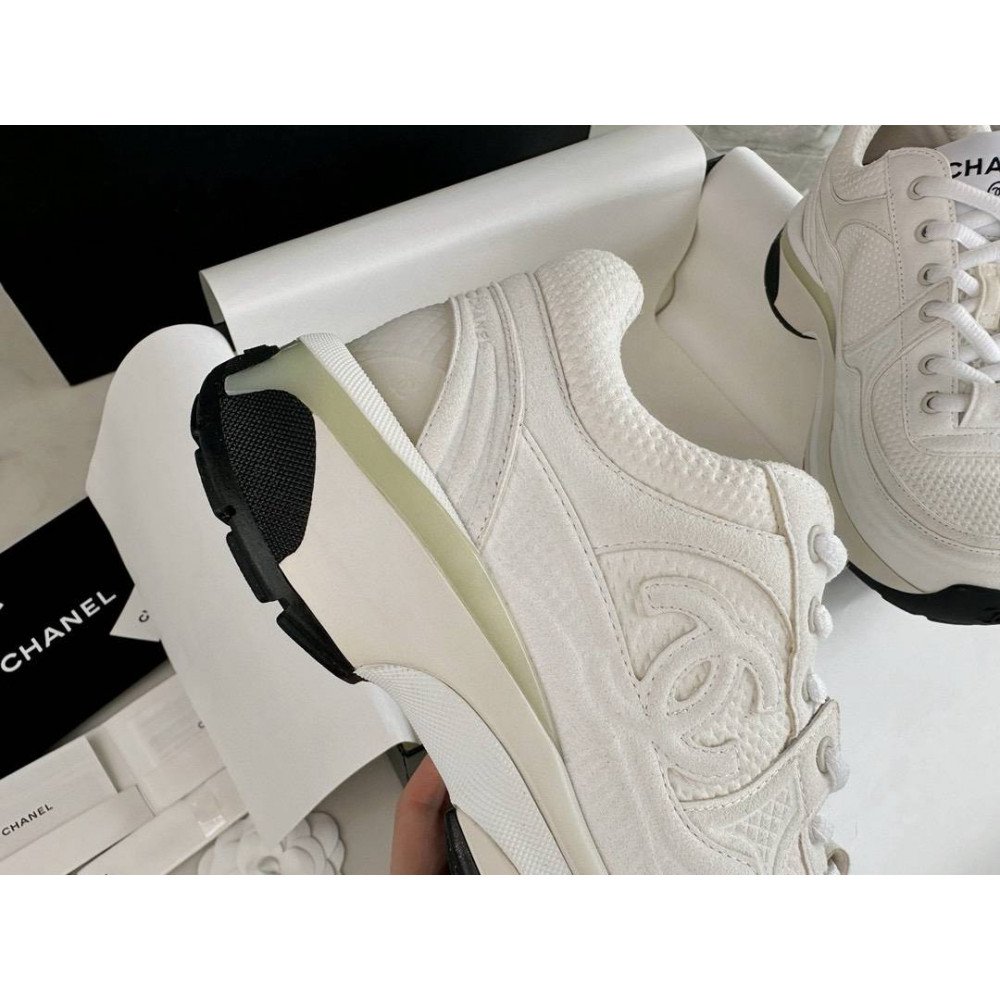 Sports shoes Sports shoes