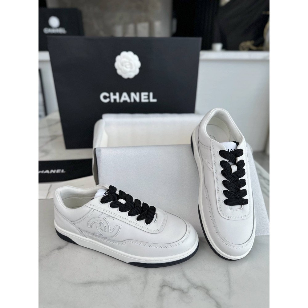 Sports shoes Sports shoes