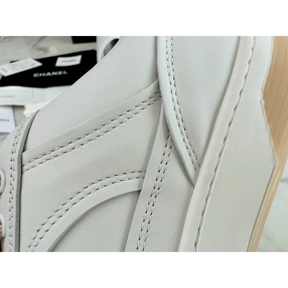 Sports shoes Sports shoes