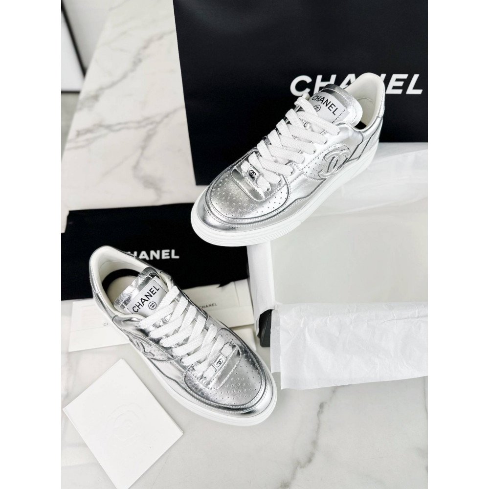 Sports shoes Sports shoes