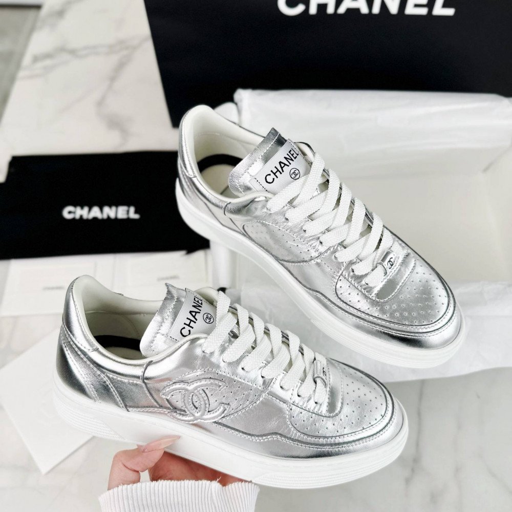 Sports shoes Sports shoes