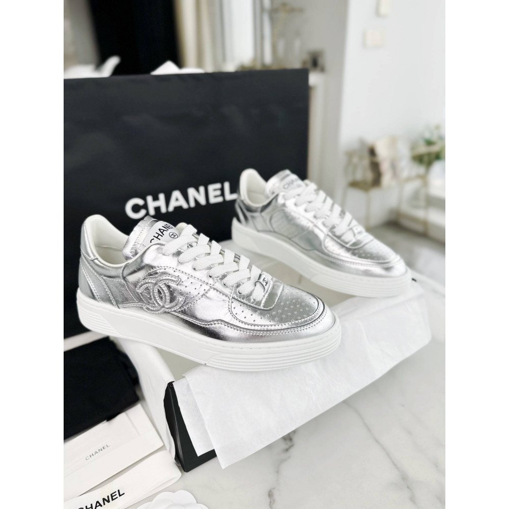 Sports shoes Sports shoes