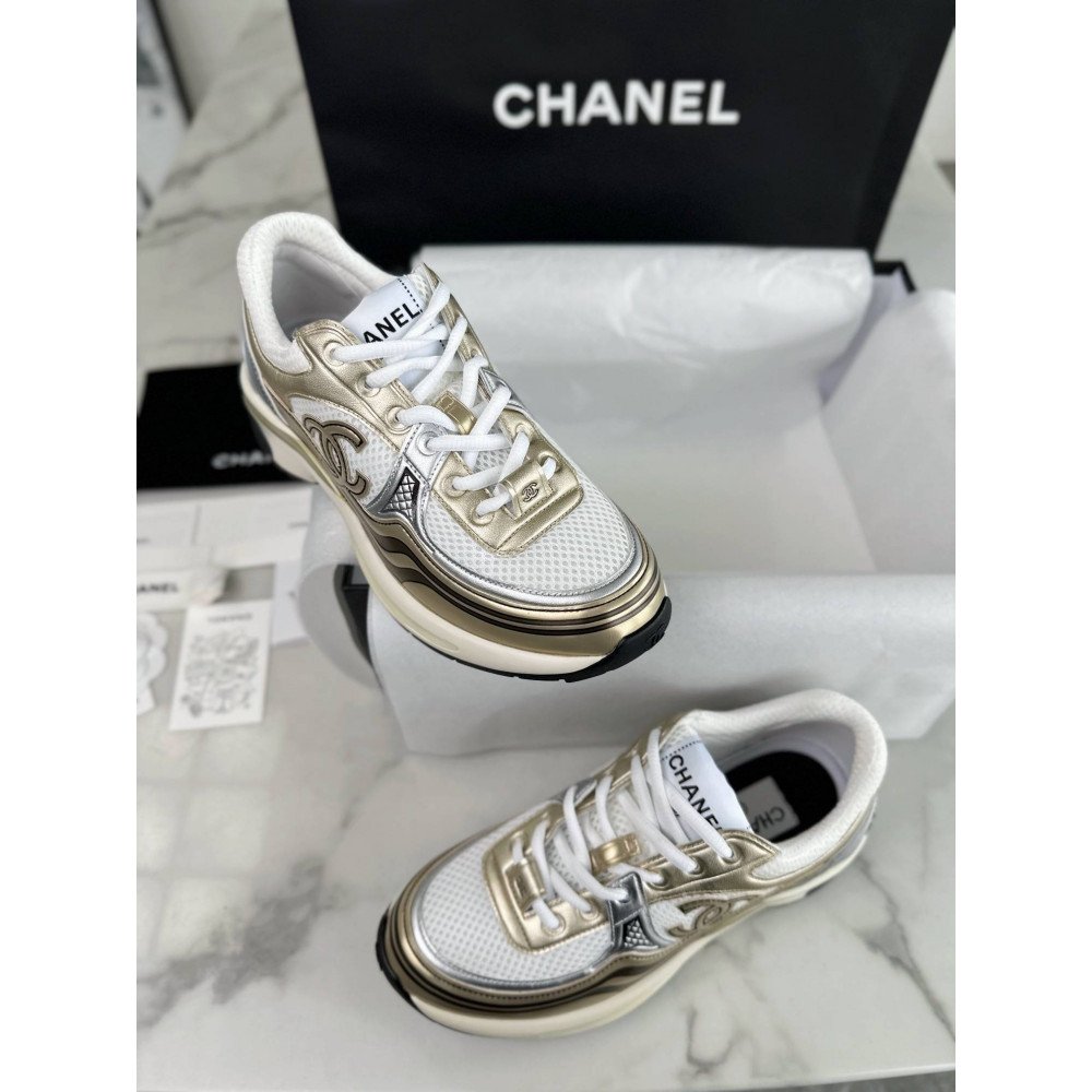 Sports shoes Sports shoes