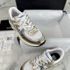 Sports shoes