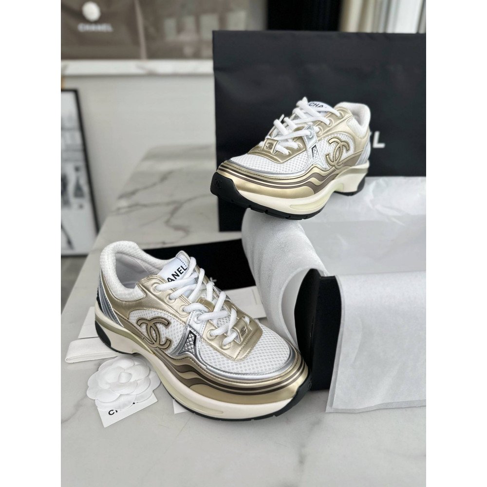 Sports shoes Sports shoes