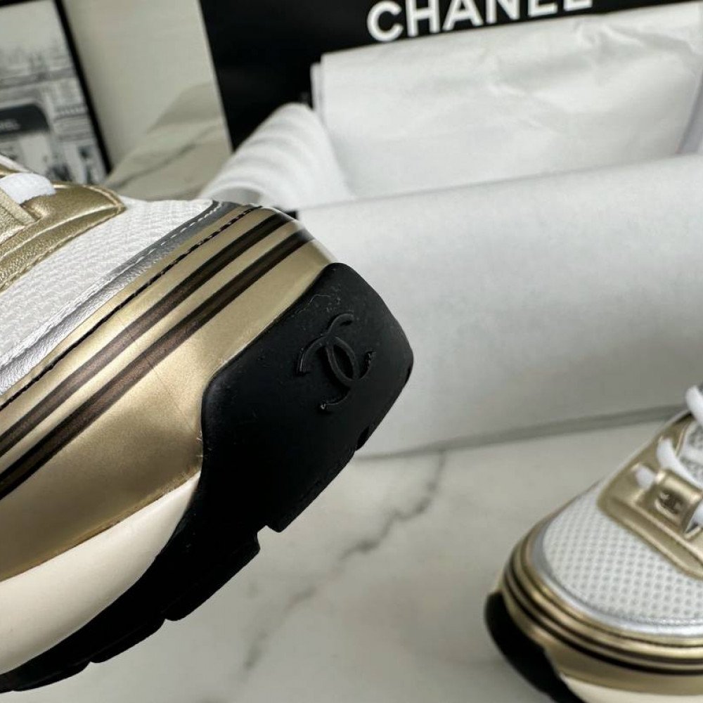 Sports shoes Sports shoes