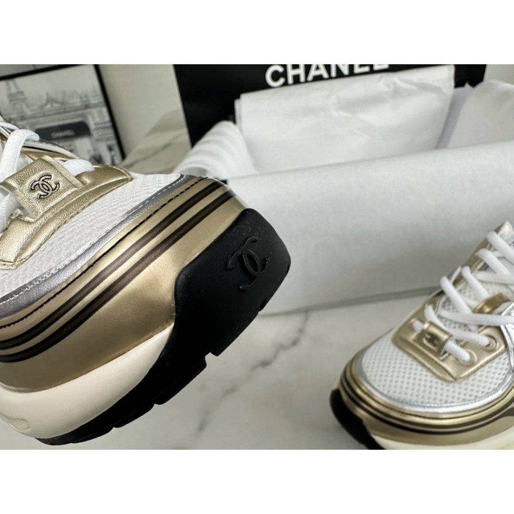 Sports shoes Sports shoes