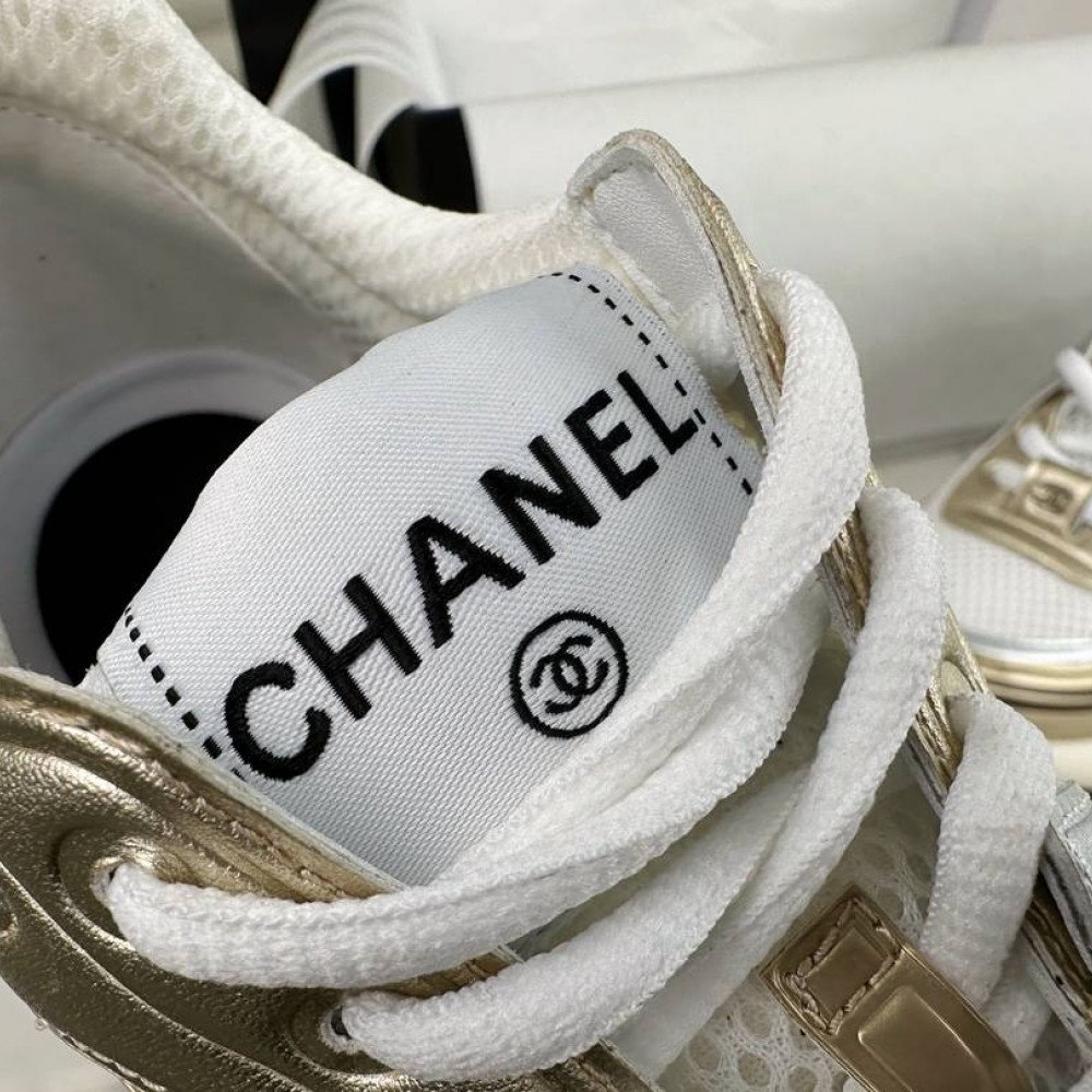 Sports shoes Sports shoes