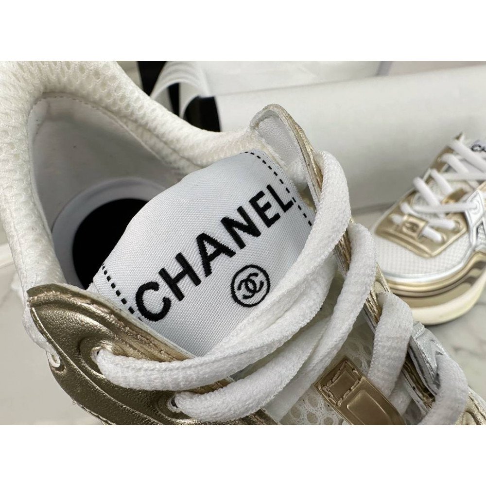 Sports shoes Sports shoes