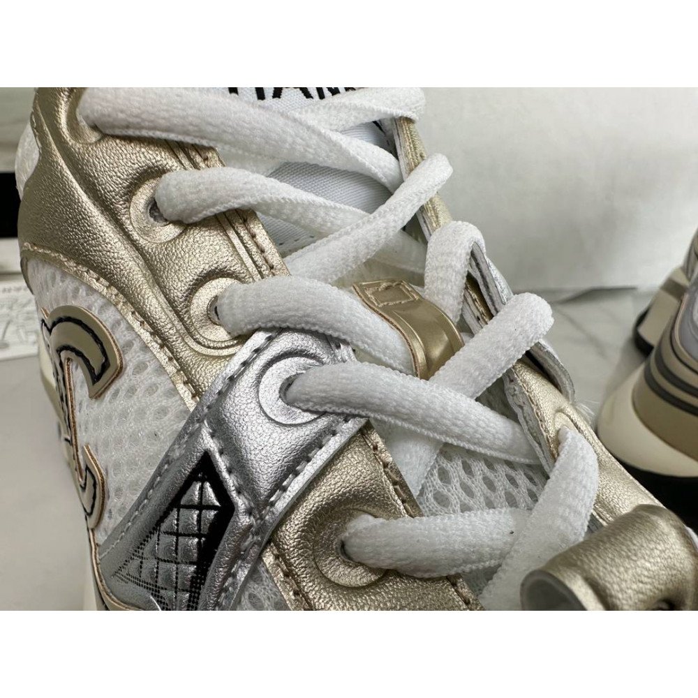 Sports shoes Sports shoes