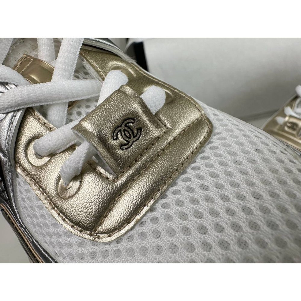 Sports shoes Sports shoes