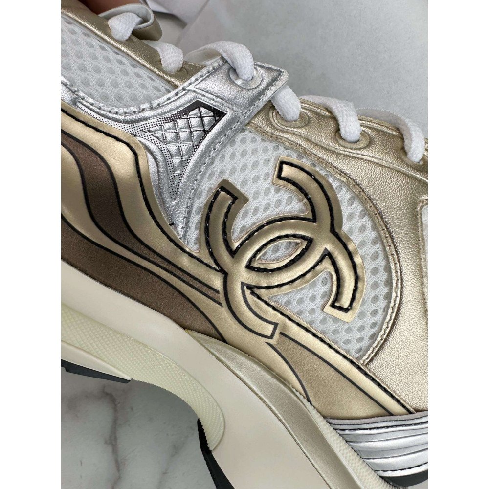 Sports shoes Sports shoes