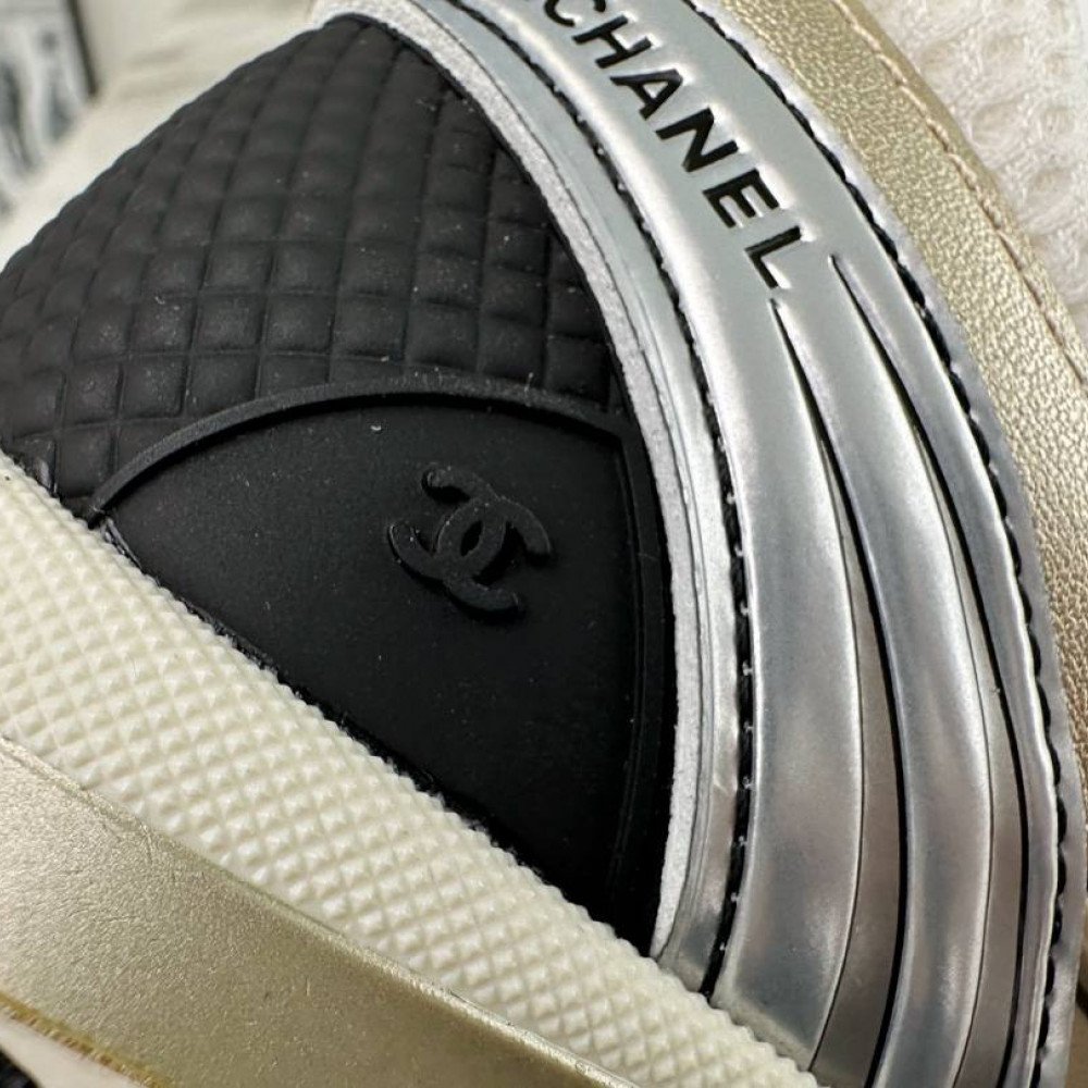 Sports shoes Sports shoes