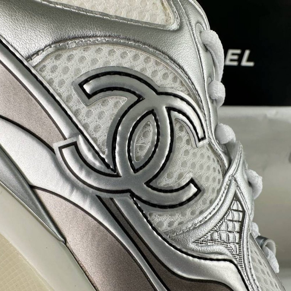 Sports shoes Sports shoes