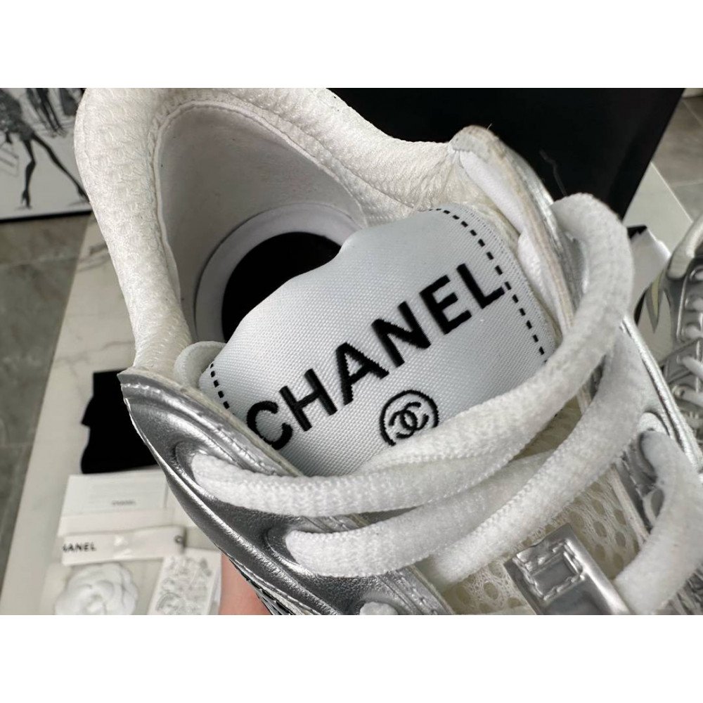 Sports shoes Sports shoes