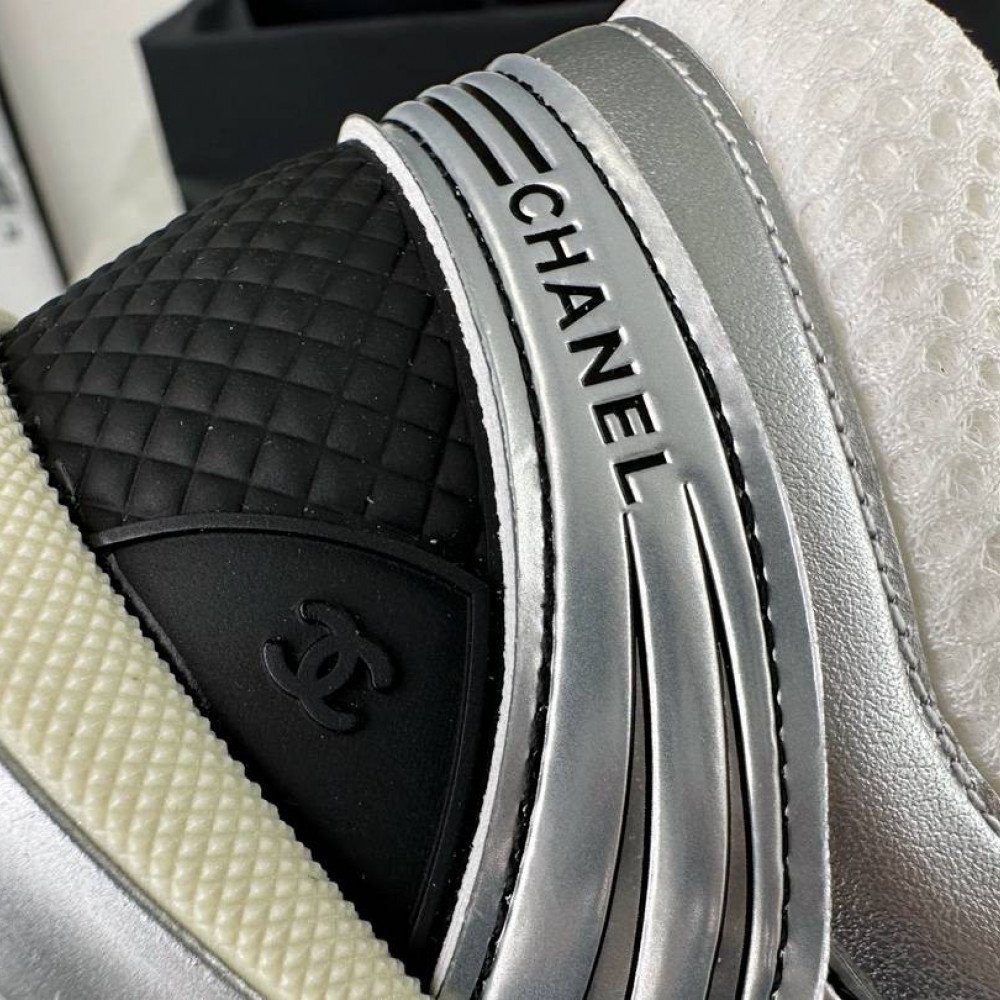 Sports shoes Sports shoes