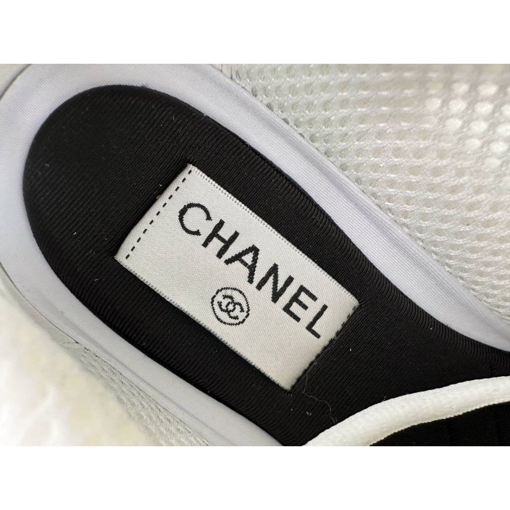Sports shoes Sports shoes