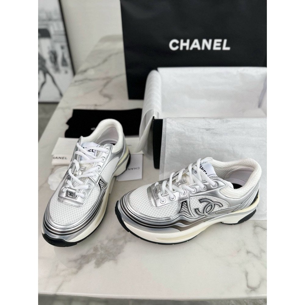 Sports shoes Sports shoes