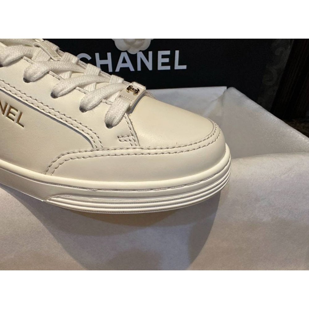 Sports shoes Sports shoes