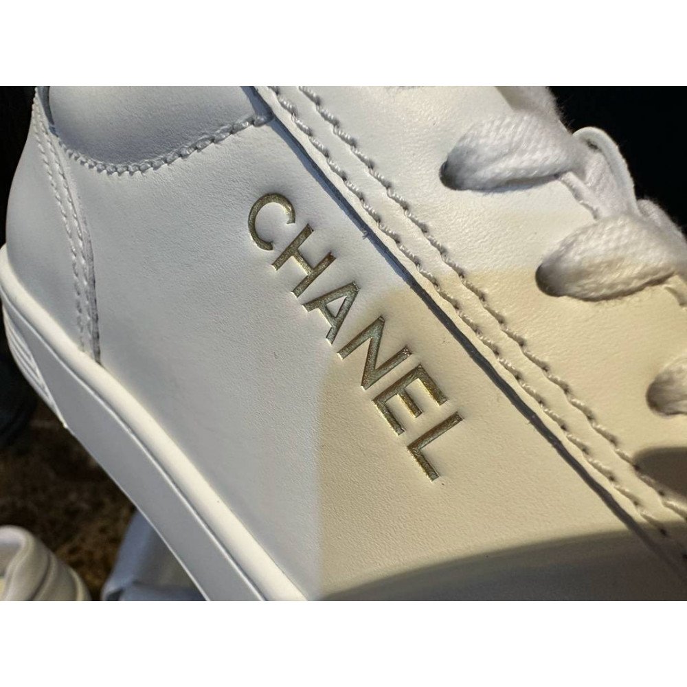 Sports shoes Sports shoes