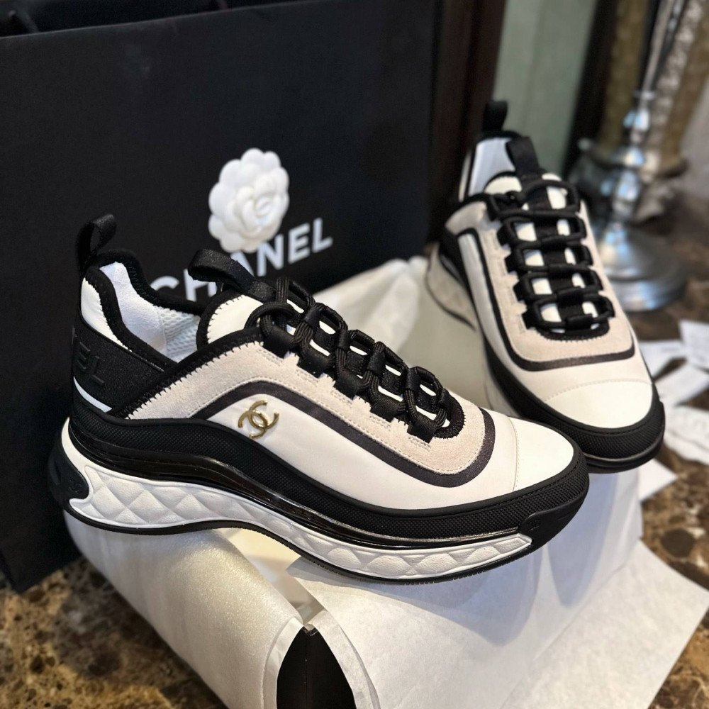 Sports shoes Sports shoes