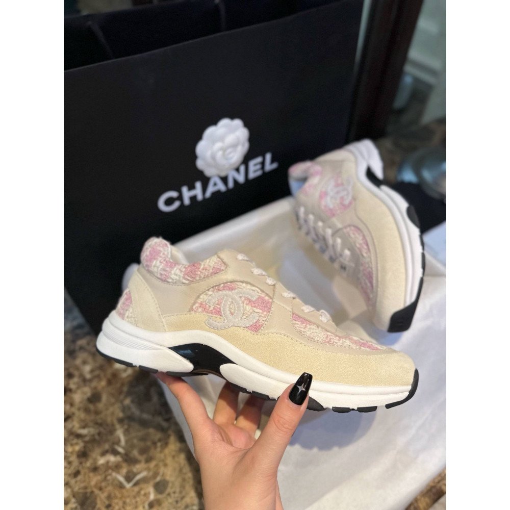 Sports shoes Sports shoes