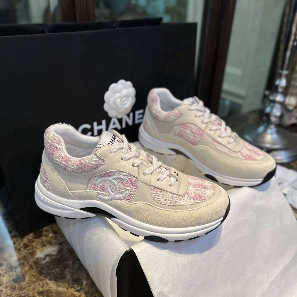 Sports shoes Sports shoes
