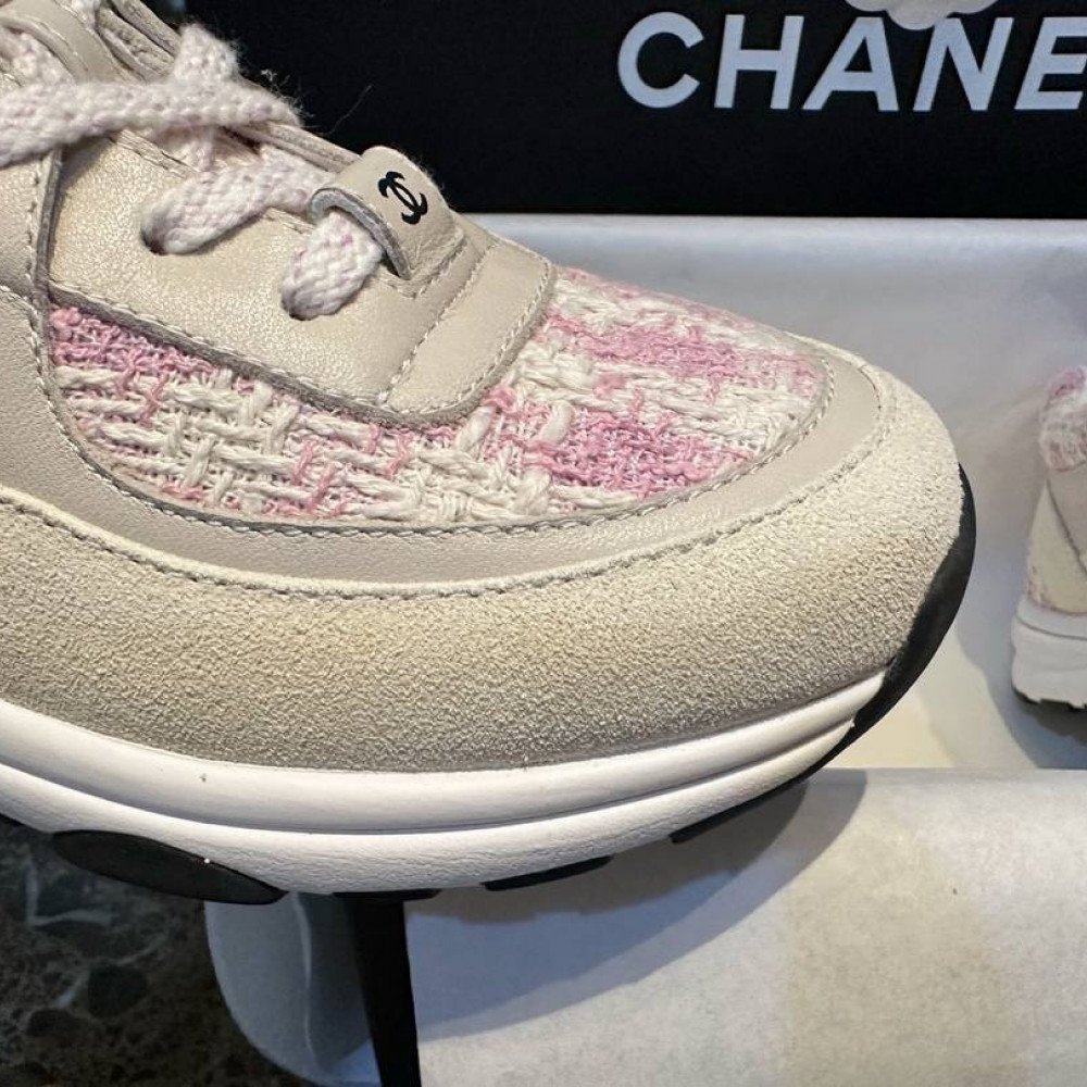Sports shoes Sports shoes